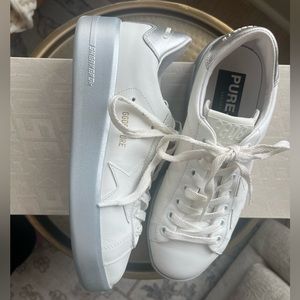 Golden Goose Pure Star in Silver, size 36